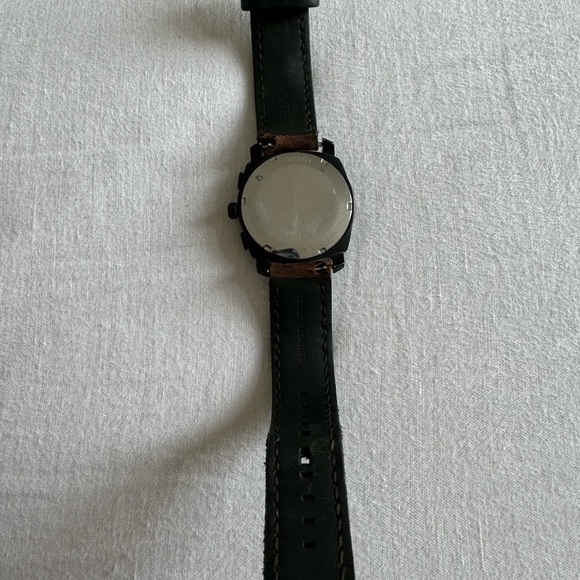 Fossil Watch - Picture 3 of 4
